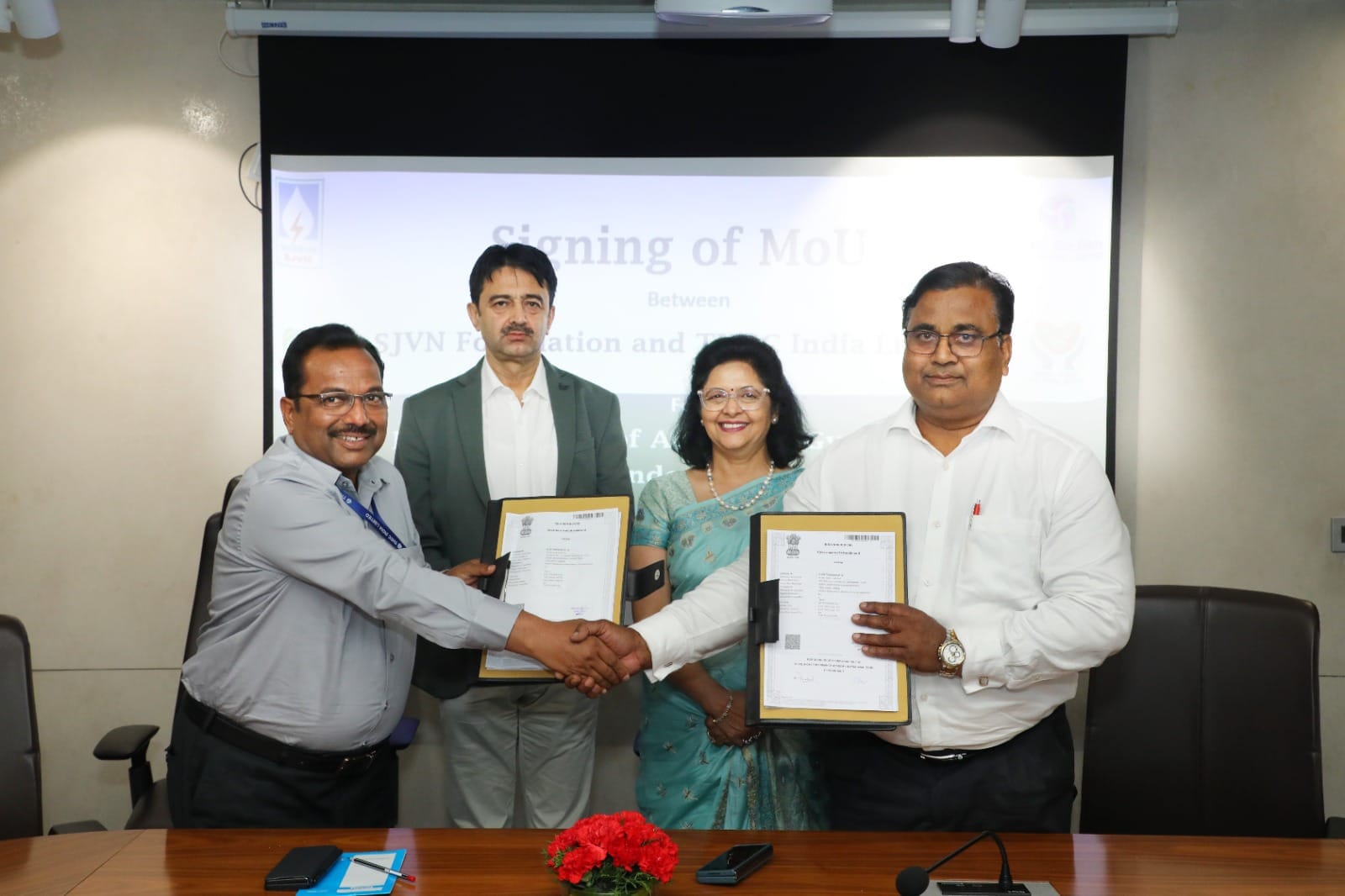 टीएचडीसी इंडिया और एसजेवीएन ने टिहरी पावर कॉम्प्लेक्स में हाई-परफॉर्मेंस अकादमी के विकास को एमओयू पर किए हस्ताक्षर