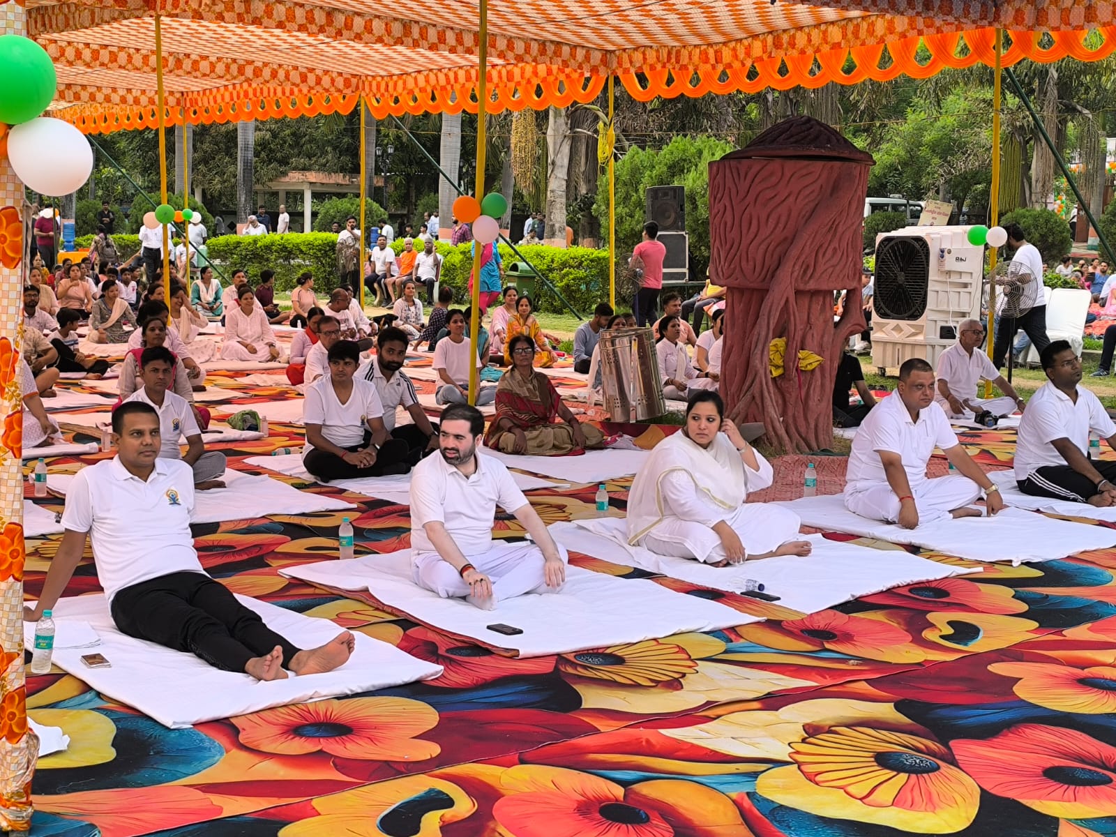 सुल्तानपुर में अन्तर्राष्ट्रीय योग दिवस कार्यक्रम के खाद्य एवं रसद, नागरिक आपूर्ति मंत्री सतीश शर्मा ने लिया हिस्सा