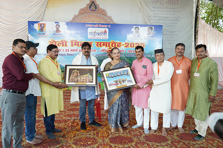 गढ़वाली आपसी भाईचारा समिति लखनऊ द्वारा होली मिलन एवं वृद्धजन सम्मान समारोह का किया आयोजन