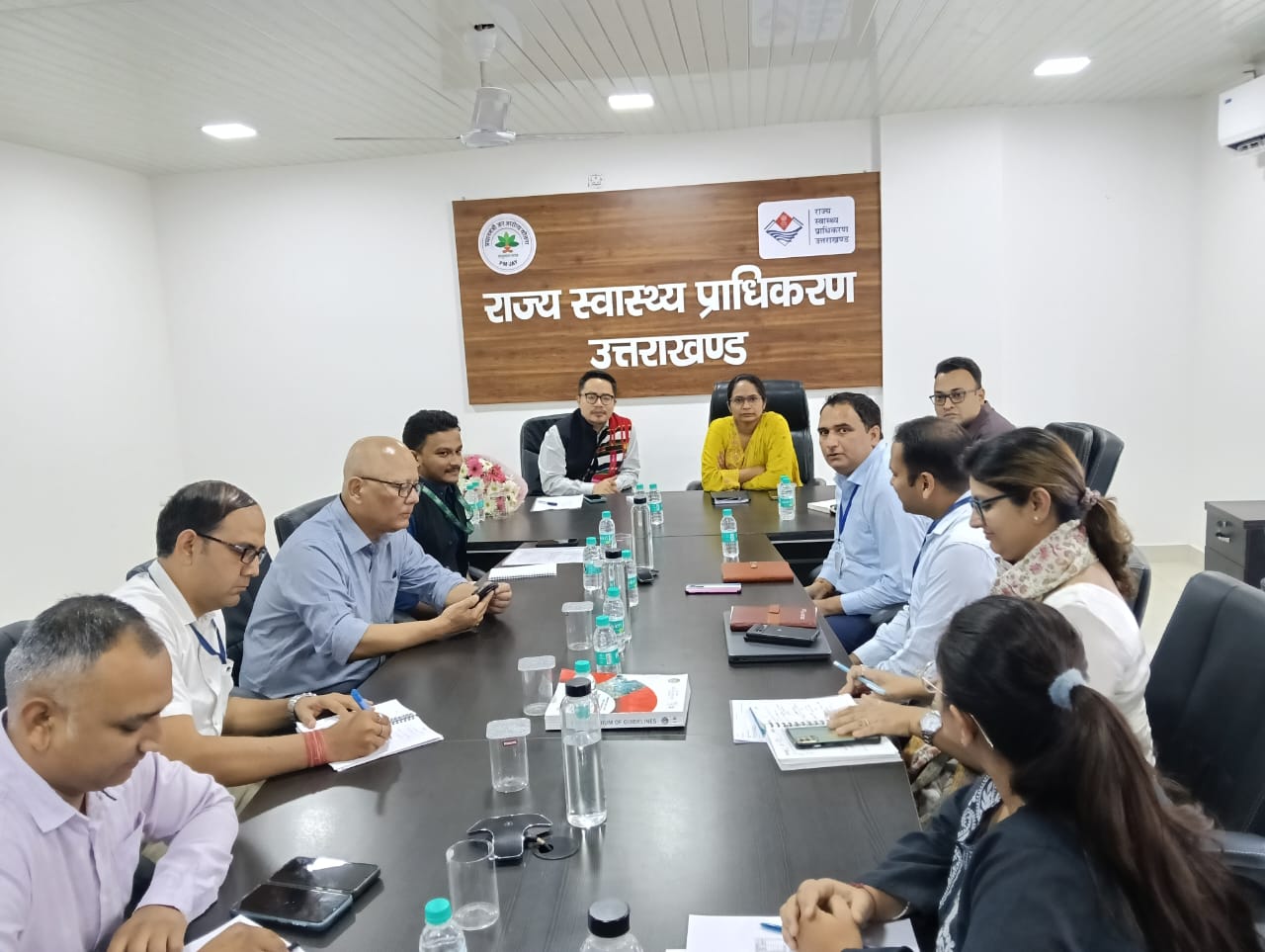 बुजुर्ग जनों के लिए बहुत उपयोगी है वय वंदना कार्डः सैमुएल वी. पचुआओ