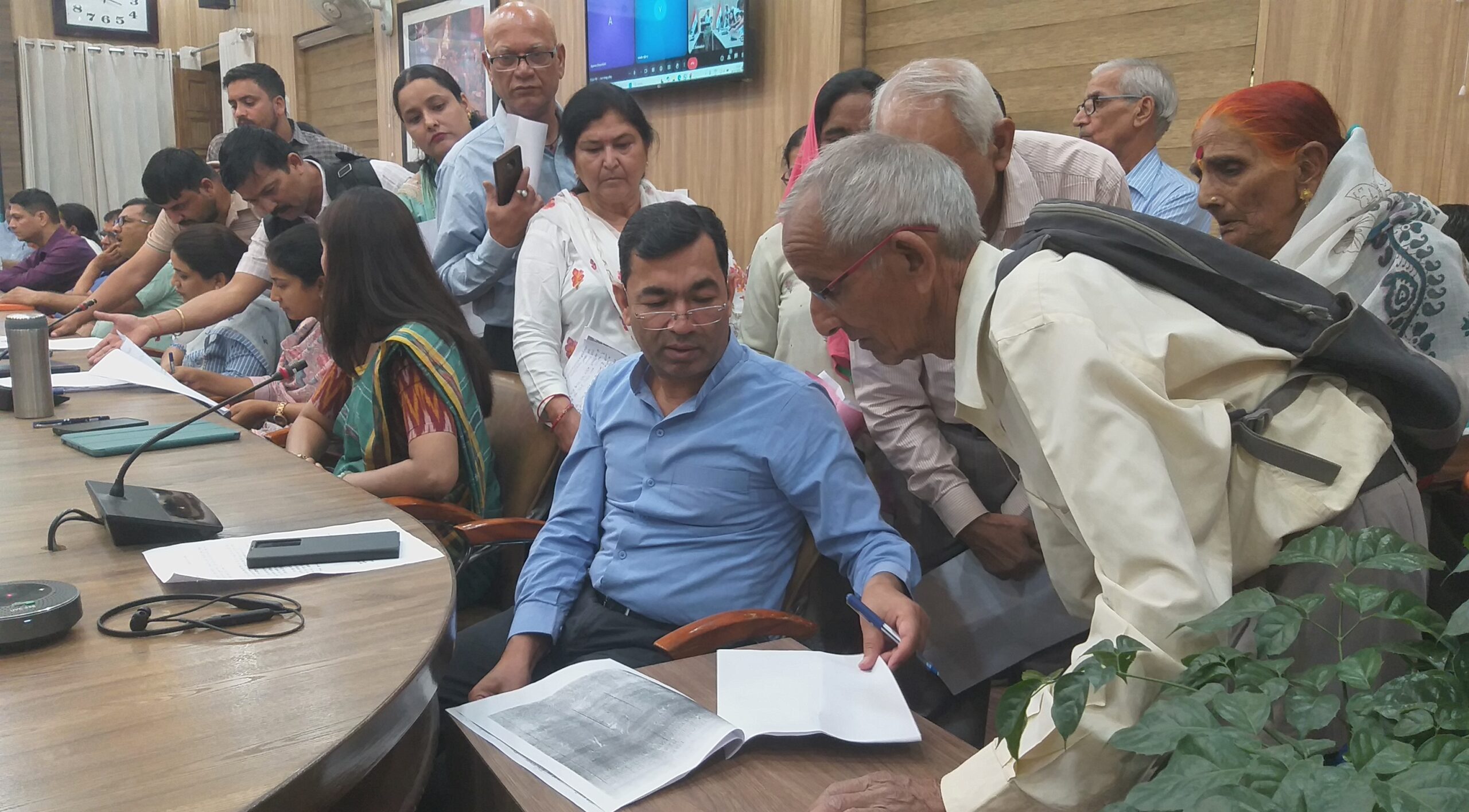 जनता दरबार में 119 शिकायत दर्ज, अधिकांश का मौके पर समाधान