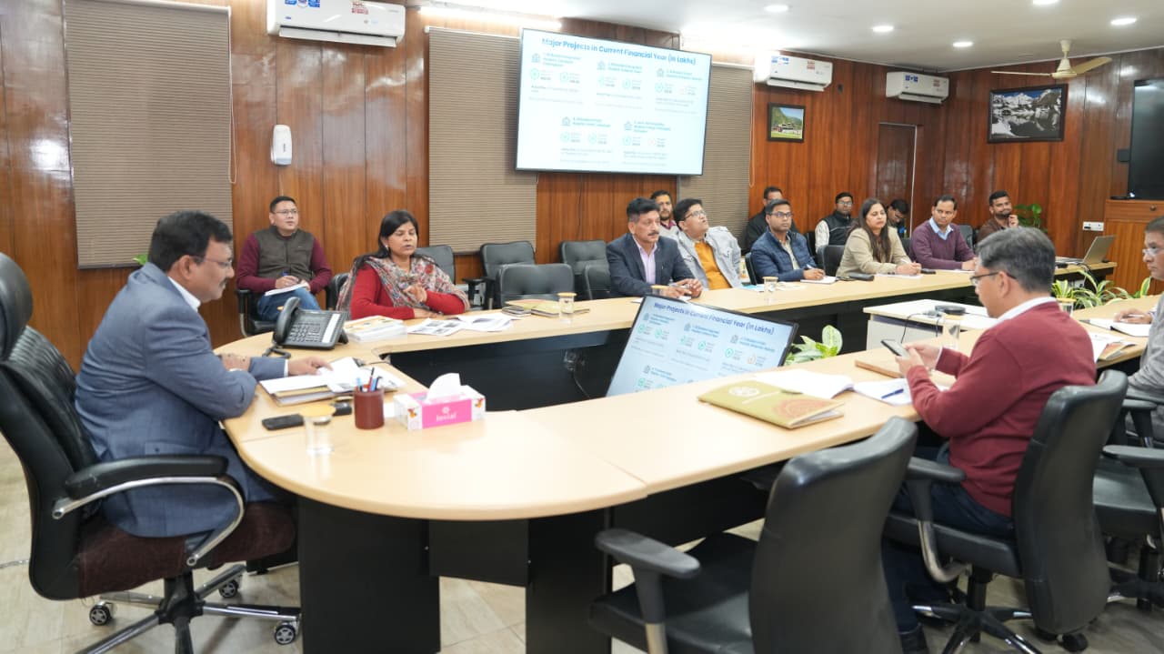 मुख्य सचिव की अध्यक्षता में नेशनल आयुष मिशन  उत्तराखंड की समीक्षा बैठक आयोजित