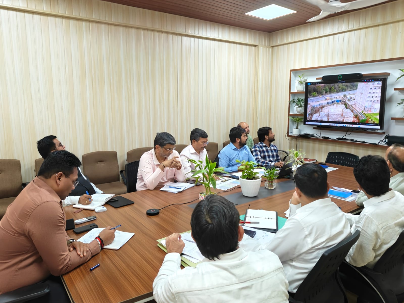 हरिद्वार में तेजी से बन रहा पीएम यूनिटी मॉल, धामी सरकार की मॉनिटरिंग में 46% काम पूरा