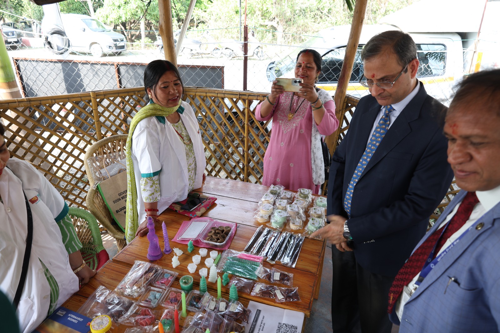 आरबीआई गवर्नर ने सीएफएल द्वारा आयोजित वित्तीय साक्षरता शिविर का किया दौरा