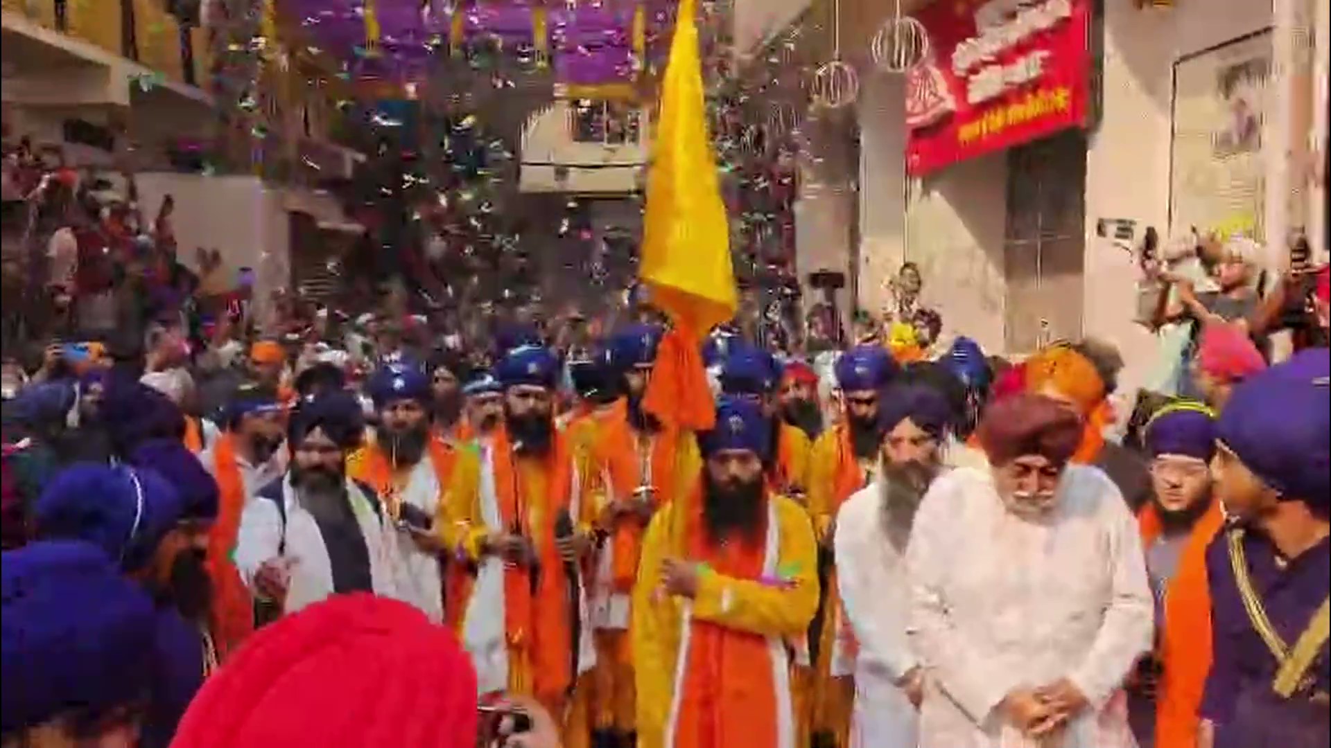 हेमकुंड साहिब यात्रा का पहला जत्था पंच प्यारों की अगुवाई में रवाना