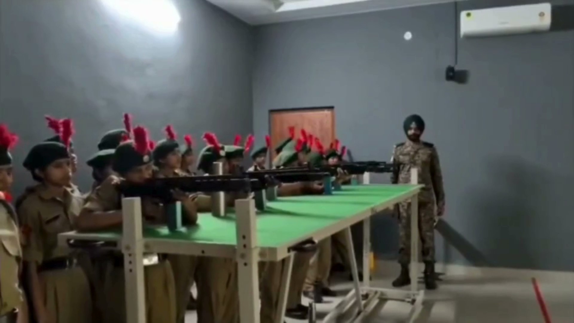 अल्मोड़ा में एनसीसी गर्ल्स कैंप, 468 कैडेट्स को दिया गया सैन्य प्रशिक्षण