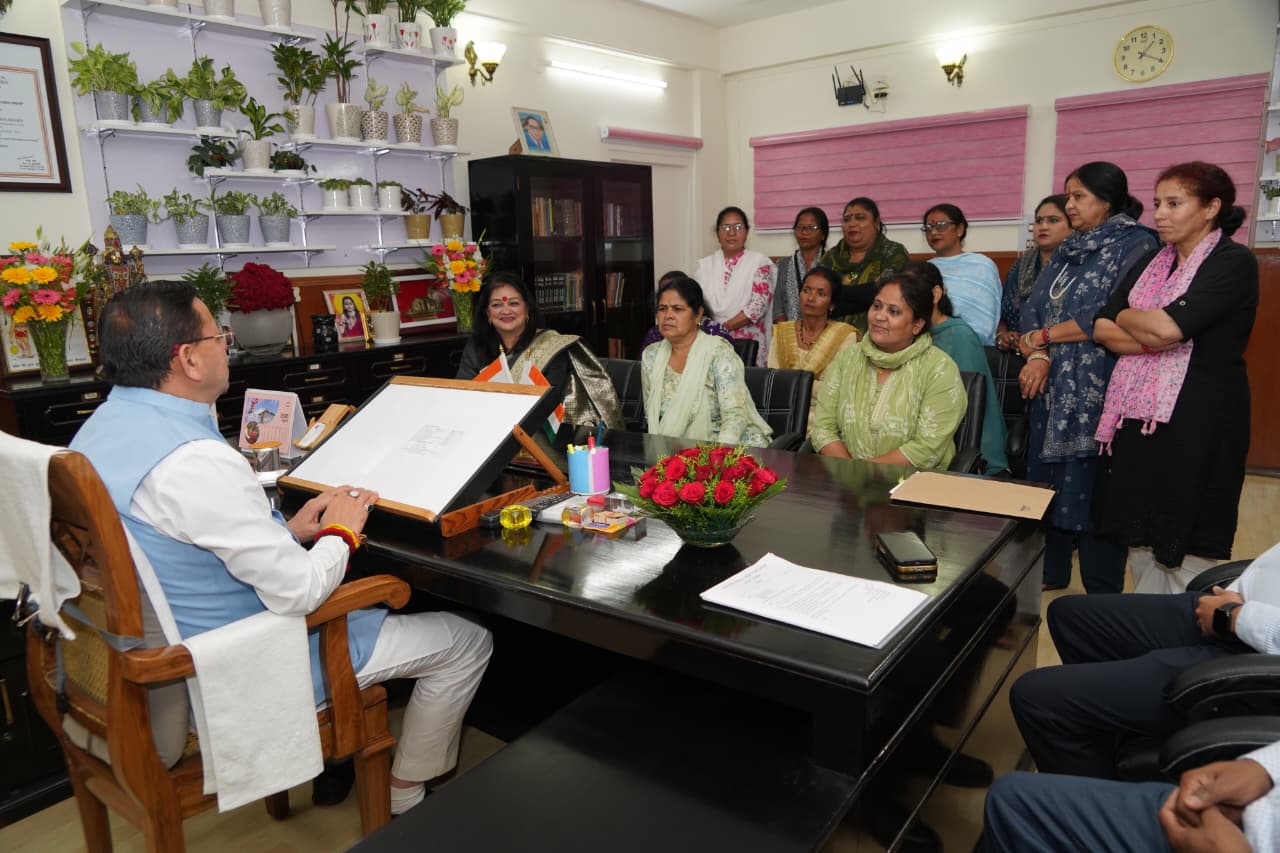 आंगनबाड़ी कार्यकर्ती के प्रतिनिधिमंडल ने मुख्यमंत्री से भेंट कर विभिन्न मांगों एवं समस्याओं से अवगत कराया