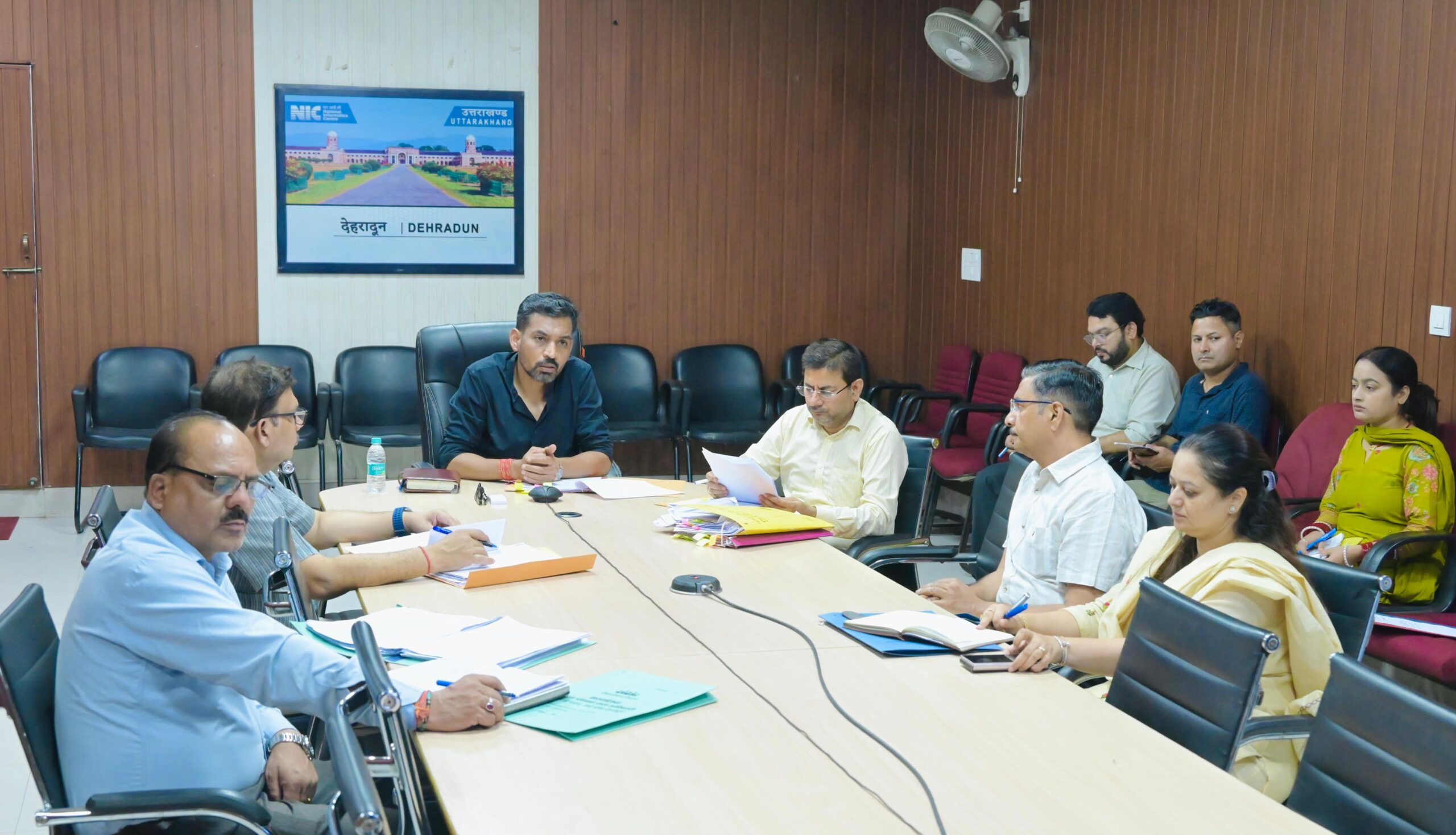 कूड़ा उठान एवं निस्तारण कार्यों की माइक्रो स्तर पर की जाएगी निगरानीः डीएम