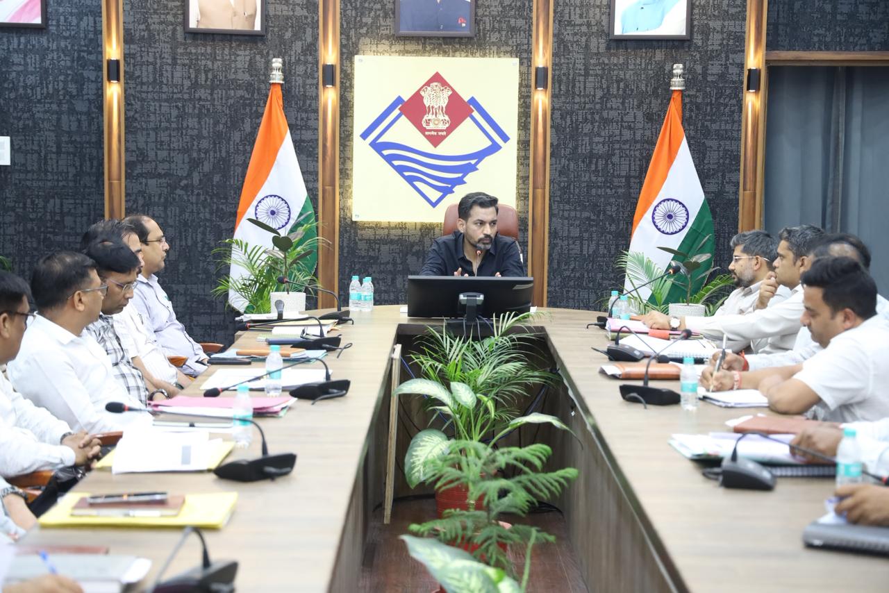 देहरादून की अर्थव्यवस्था को गति देने वाली योजनाएं हो जिला प्लान में शामिल-डीएम
