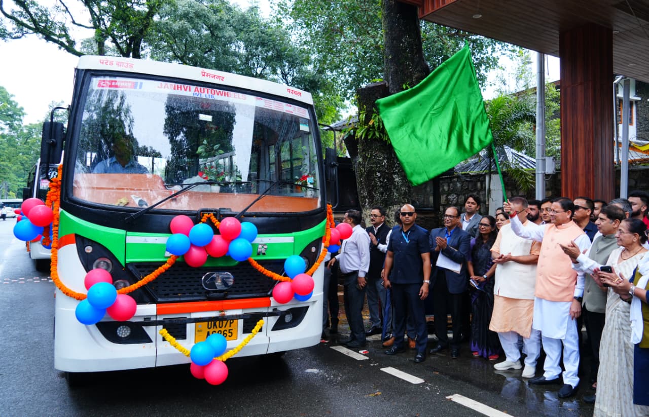 स्वच्छ, आधुनिक एवं पर्यावरण-अनुकूल परिवहन व्यवस्था के निर्माण के लिए सरकार प्रतिबद्ध : मुख्यमंत्री