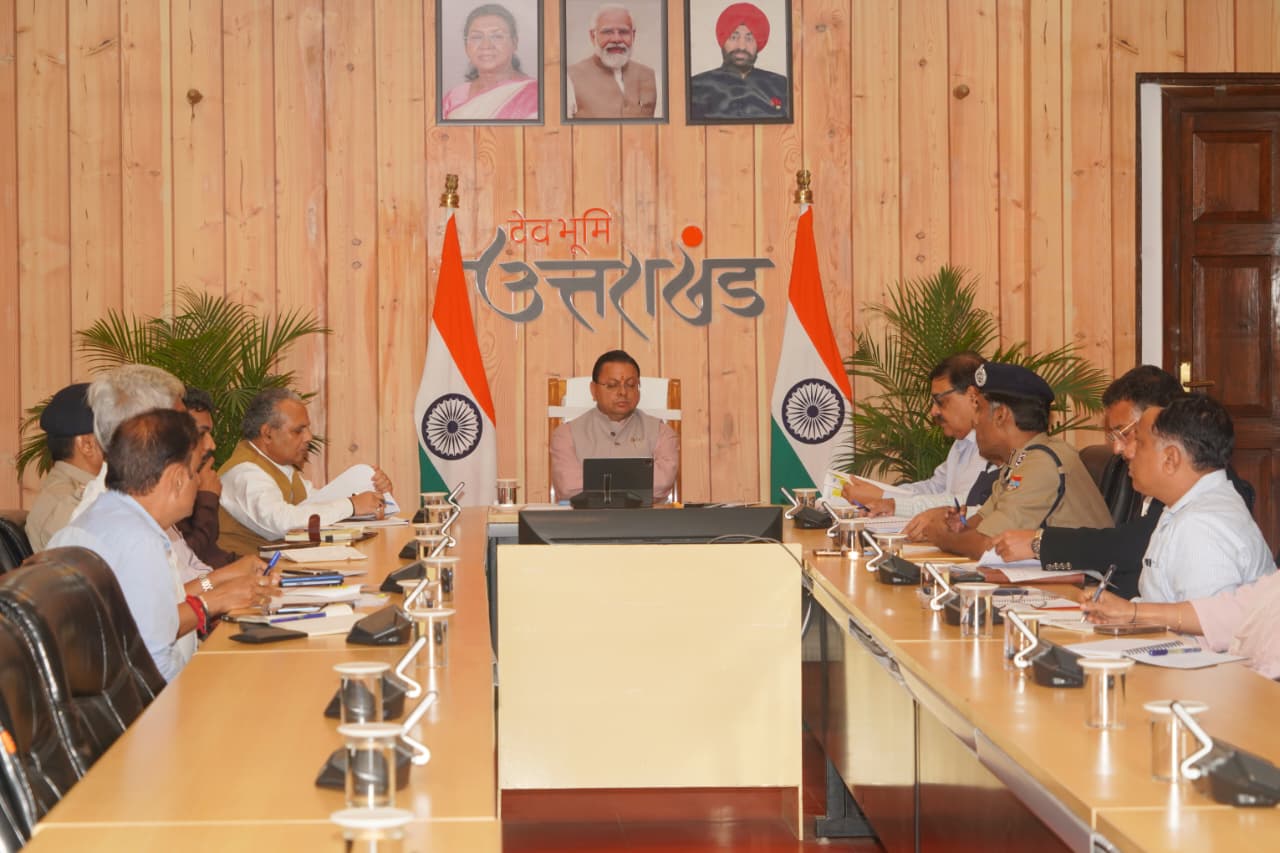 ग्राउंड जीरो पर उतरें अधिकारी, जनता की सुरक्षा सर्वोच्च प्राथमिकता: सीएम