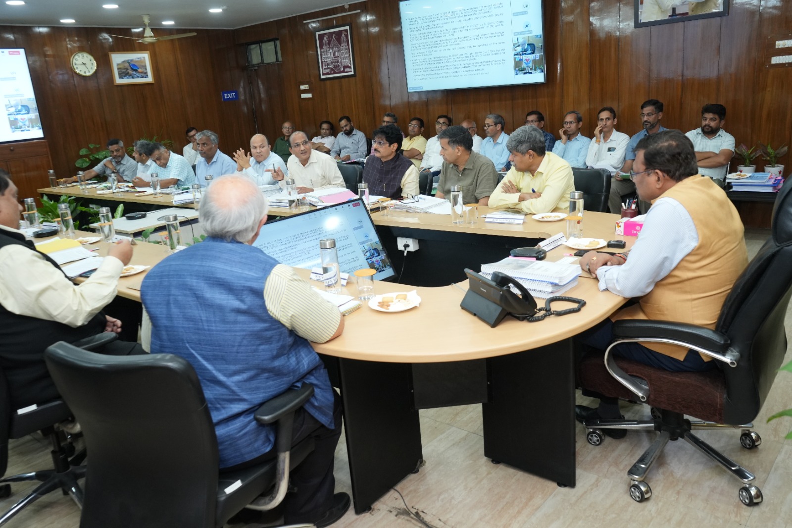 यूजेवीएन लिमिटेड की निदेशक मंडल की बैठक में उपनल के माध्यम से कार्यरत कार्मिकों को उत्तराखंड सरकार के शासनादेश के अनुरूप समान कार्य के लिए समान वेतन के प्रस्ताव को दी मंजूरी