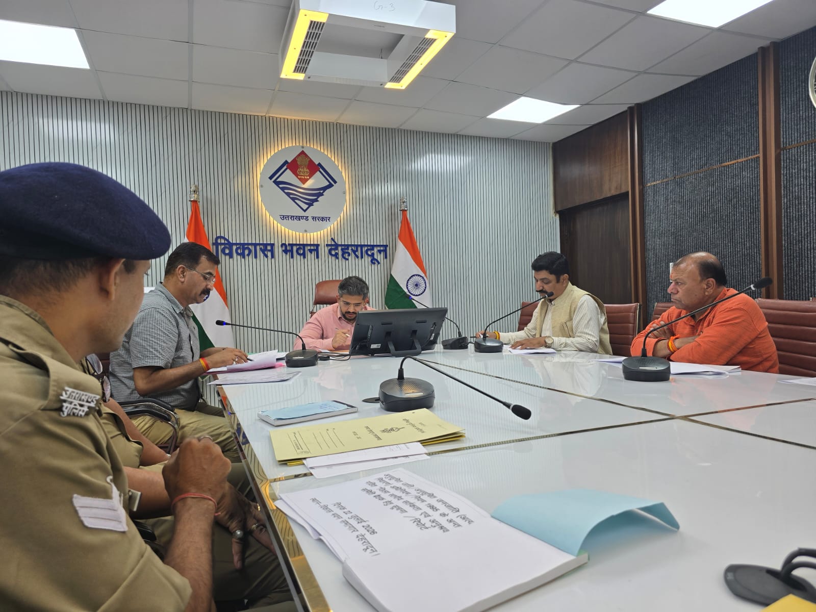 अनुसूचित जाति-जनजाति अत्याचार निवारण मामलों की समीक्षा, समयबद्ध सहायता पर जोर