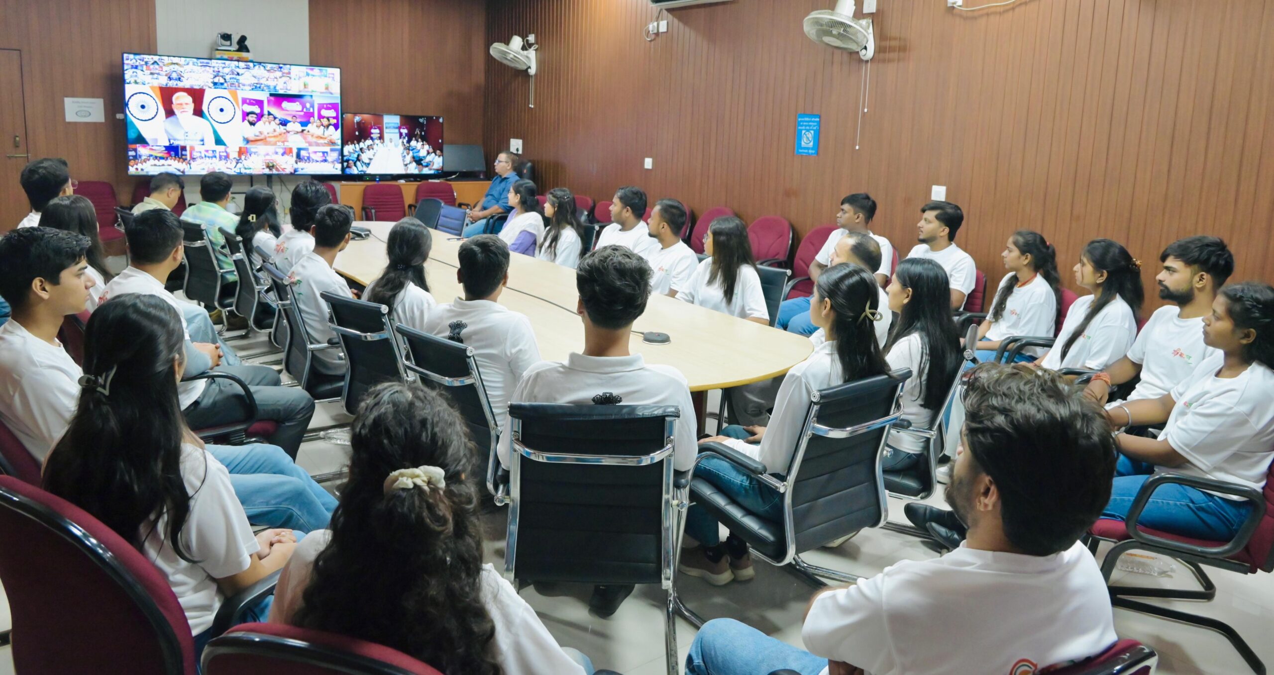 ‘भ्रमण से भ्रम मिटते हैं, सीमांत गांव देश के प्रहरी भी हैं और पहला पड़ाव भी’: प्रधानमंत्री