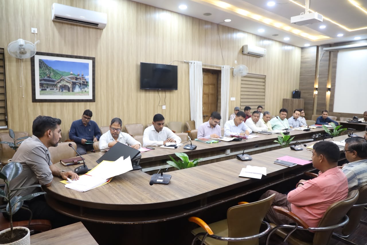राजस्व वसूली में ढिलाई पर बरतेगी सख्ती, डीएम ने दी कड़ी चेतावनी
