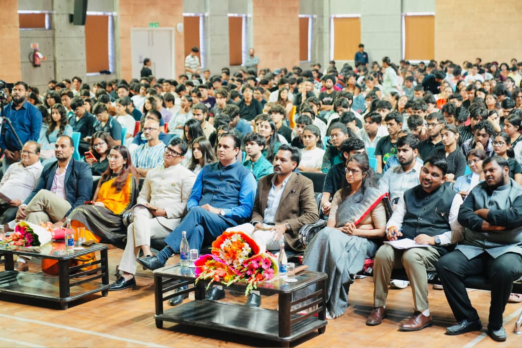 नशा मुक्त भारत अभियान के तहत यूपीईएस में छात्र-छात्राओं को नशे के दुष्प्रभावों के प्रति किया जागरूक