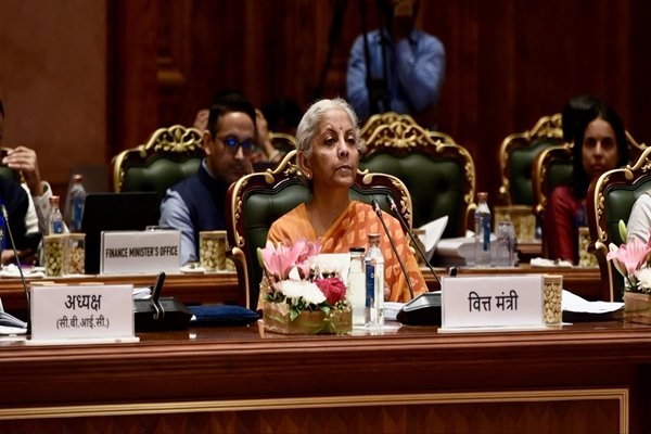 जीएसटी परिषद ने कर अधिकारियों से गिरफ्तारी का अधिकार लिया वापस