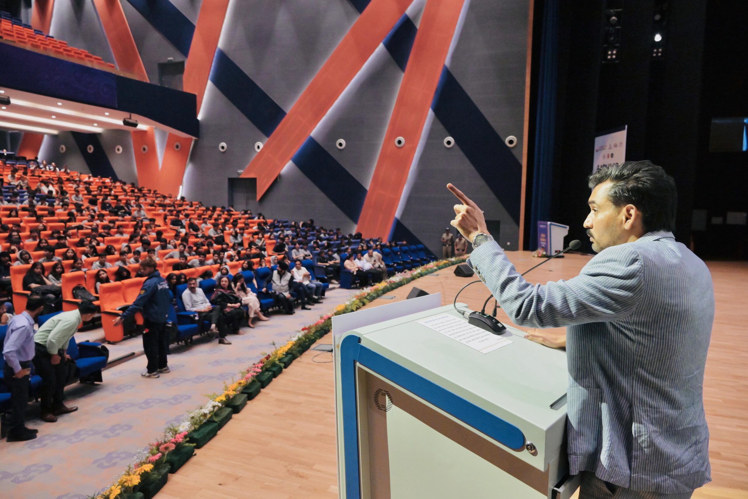 लिंगानुपात में संतुलन के लिए जरूरी है सामाजिक जागरूकता और बेटियों का सम्मानः-डीएम