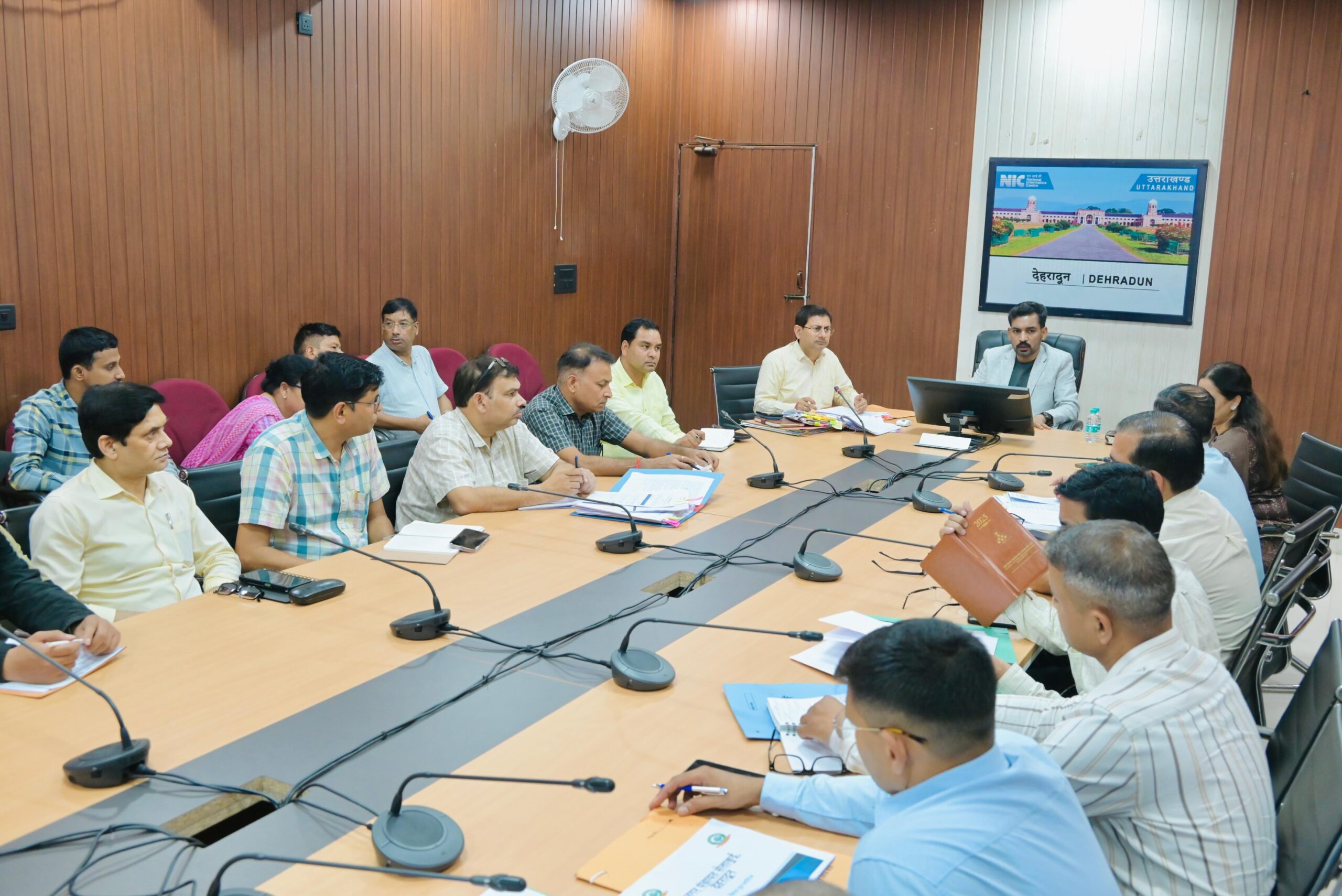सिंगल यूज प्लास्टिक पर डीएम सख्त, सप्लाई नेटवर्क तोड़ने के निर्देश